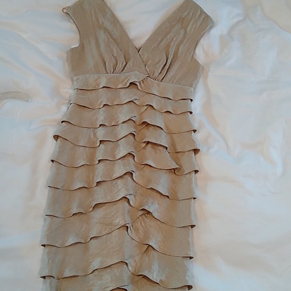 LONDON TIMES Gold Metallic Tiered Evening Gown - Picture 3 of 3